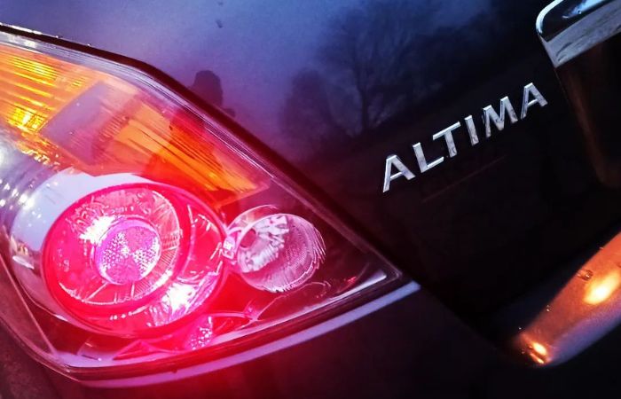 Nissan Altima Speakers Size